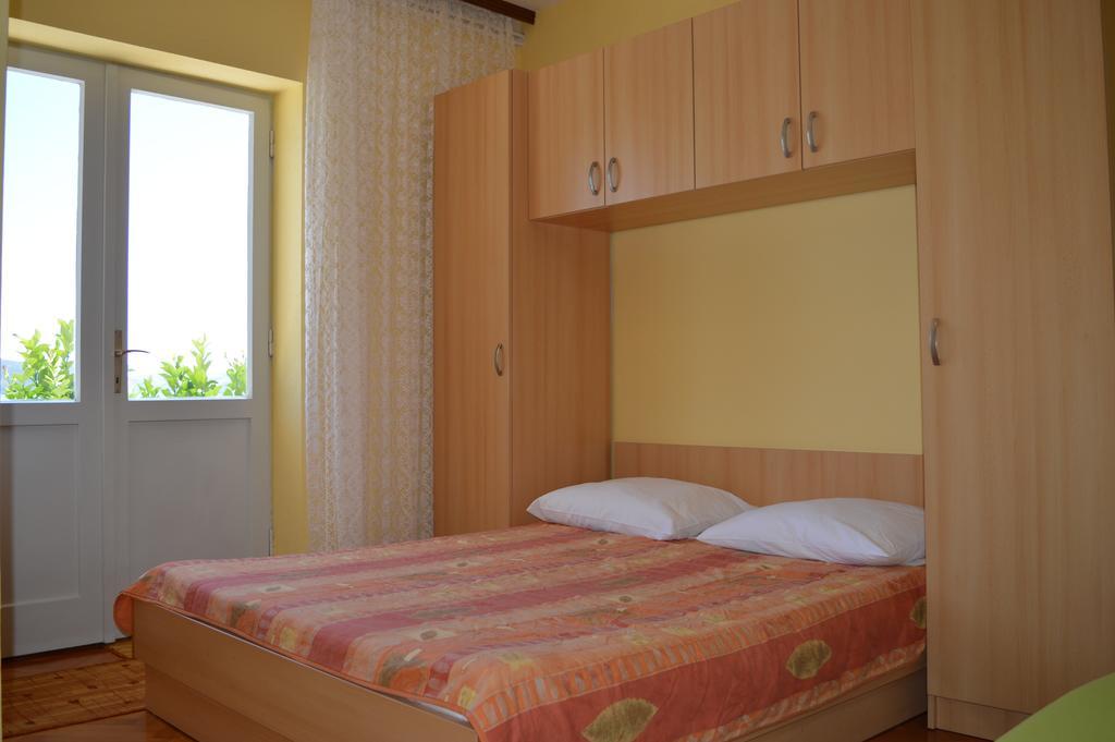 Apartments Majstrovic Zivogosce Exterior photo