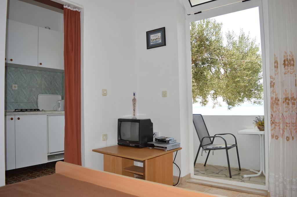 Apartments Majstrovic Zivogosce Exterior photo