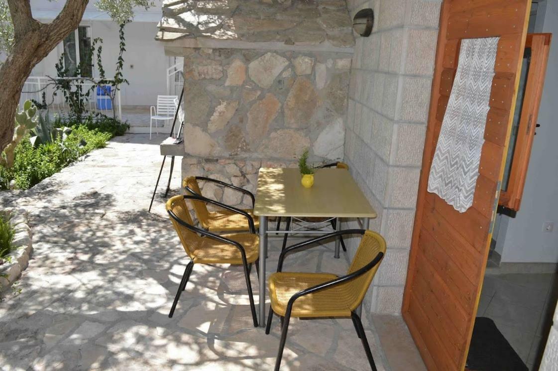 Apartments Majstrovic Zivogosce Exterior photo